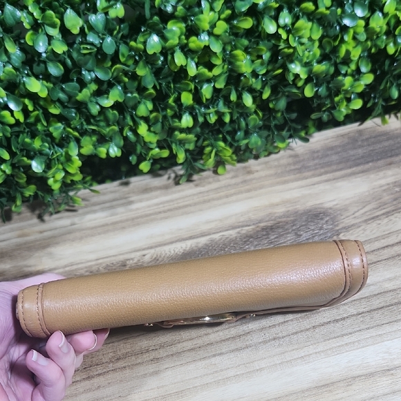 Tory Burch Tan Continental Wallet With Snap Closure - Picture 14 of 17